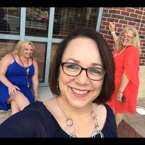 Meet your Posher, Pam